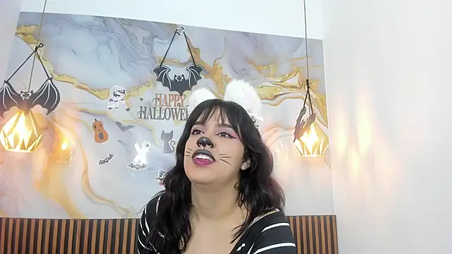 MelissaGilll online show from October 31, 7:51 pm