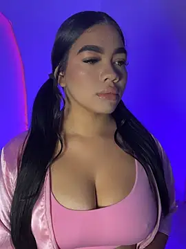 AllissonJames online show from April 16, 1:44 pm