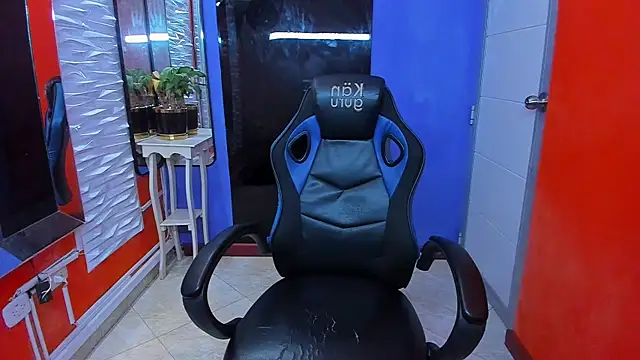 Snapshot of ashleylove_prg chatting on October 5, 3:55 am ashleylove prg online show from October 5, 3:55 am