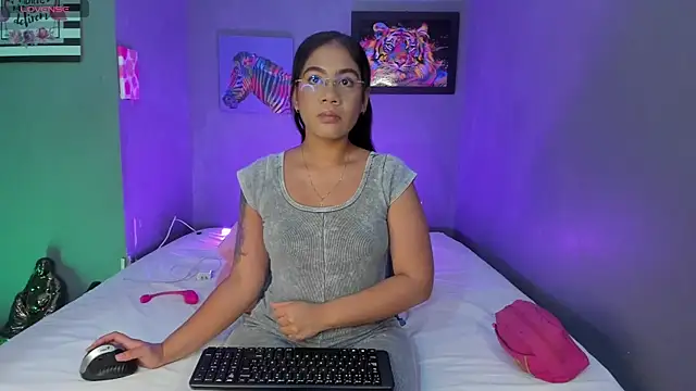 PammelaRoss1 online show from June 4, 5:28 pm