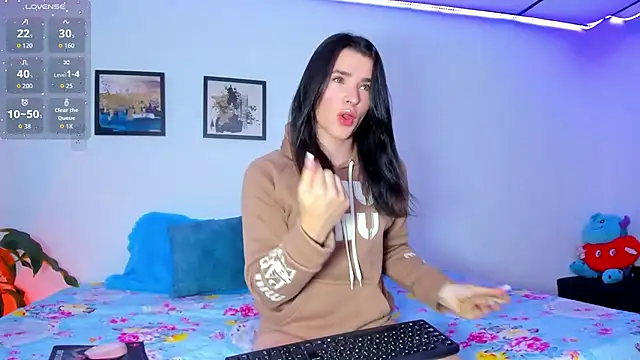 elafranco  online show from November 4, 4:45 pm