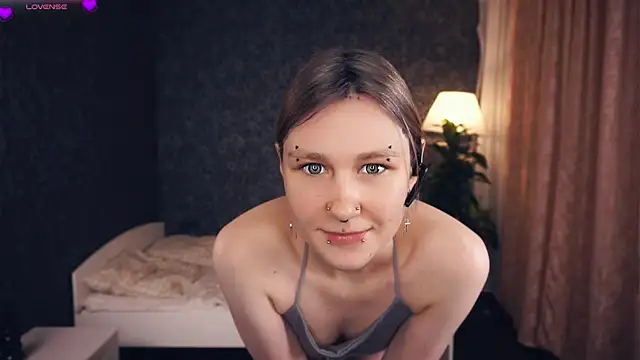 MoiraHavins online show from December 14, 5:35 am