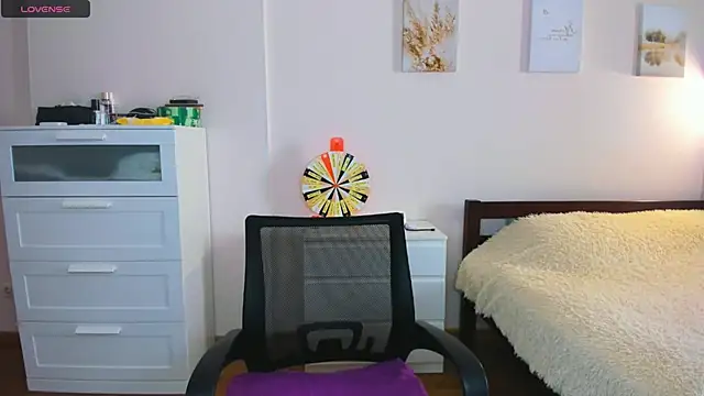 Ellista online show from April 8, 9:22 am