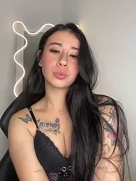 Zoee t online show from October 31, 4:03 am