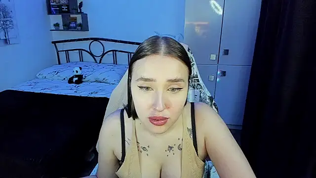 LinaTruly online show from November 17, 9:59 pm