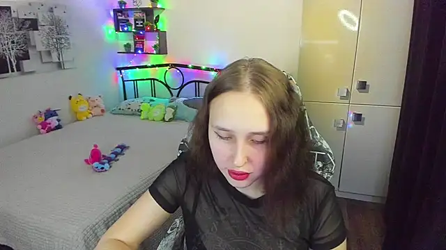 LinaTruly online show from April 20, 9:18 pm