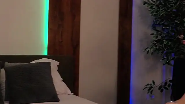 SkylerSpark online show from April 6, 7:59 pm