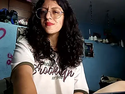 Snapshot of LoveElectra chatting on October 10, 2:05 am LoveElectra online show from October 10, 2:05 am