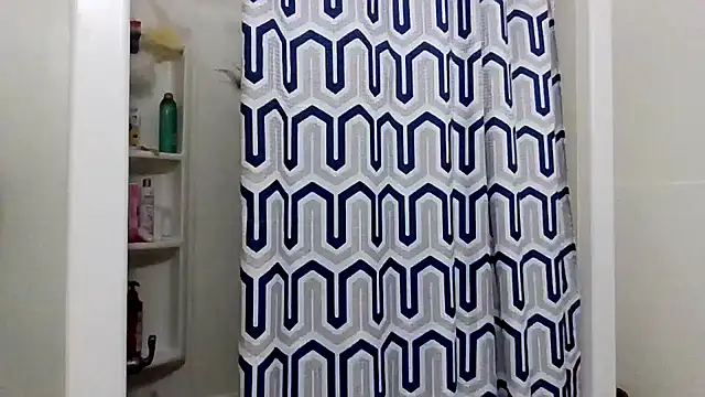 LuckiXCX online show from December 22, 6:05 am