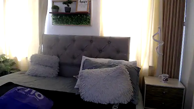 sasi luna online show from July 8, 1:24 pm