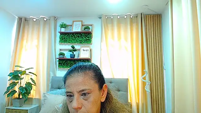 sasi luna online show from June 13, 2:03 pm