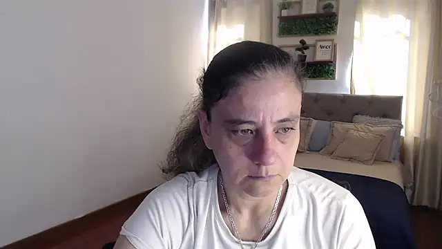 sasi luna online show from June 11, 1:19 pm
