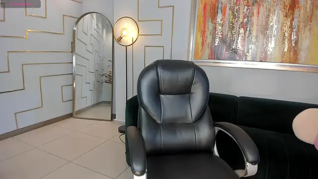 BellaCarteer  online show from April 11, 8:01 pm