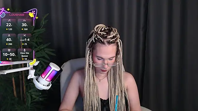 Cassie Bae online show from December 2, 9:17 pm