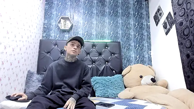 exotic hot couple online show from March 5, 10:27 pm