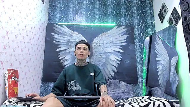 exotic hot couple online show from April 13, 1:51 am