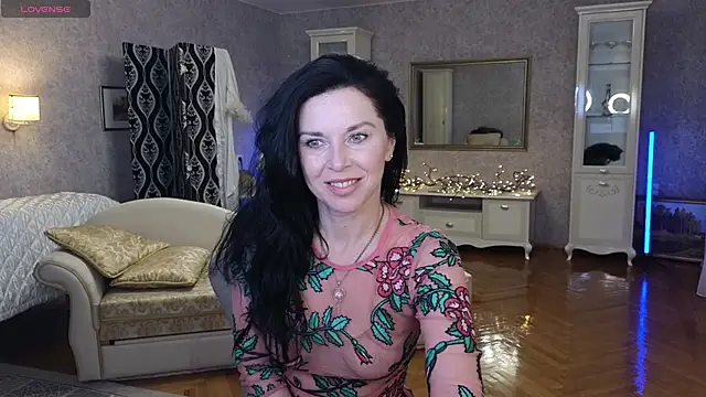 LinaJoy online show from April 1, 7:44 pm