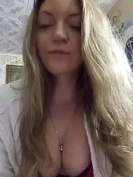 KattyLuuu online show from November 30, 9:30 pm