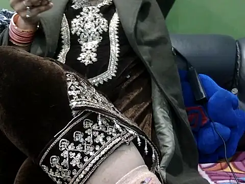 Housewife12 online show from January 17, 8:55 am