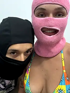 Nikki Hoee online show from October 17, 6:00 pm