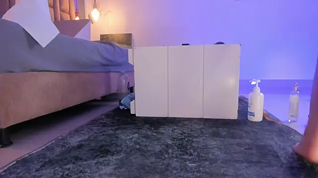 victoriaroyce1 online show from October 15, 2:30 pm