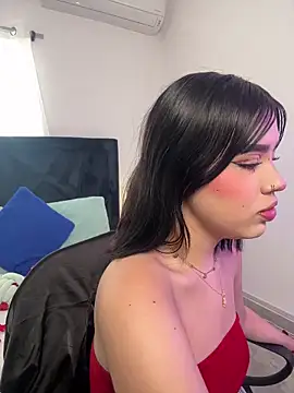 Lily Woodz online show from February 14, 7:05 pm