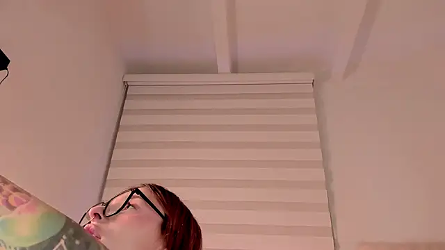 Alissonroses online show from June 8, 11:04 pm