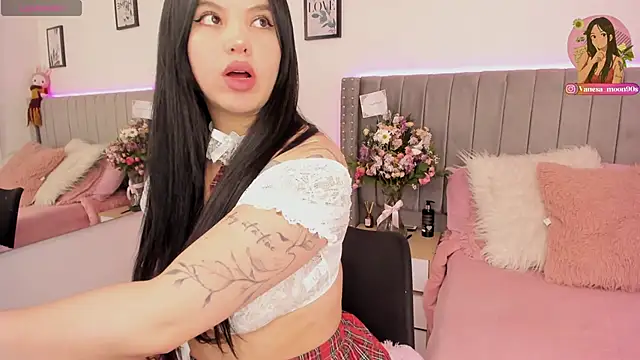 vanesa moon   online show from April 14, 12:43 am