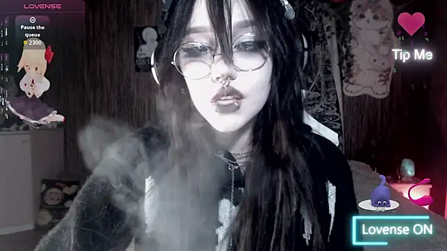 chloe crystall killer online show from October 25, 6:37 pm