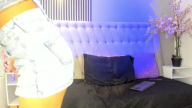 GysellHanson online show from November 26, 12:06 pm