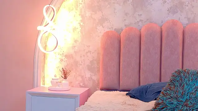 MiaLaurents online show from March 21, 10:59 pm