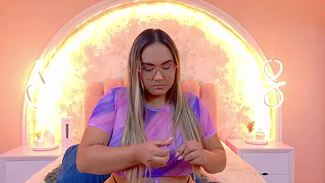 MiaLaurents online show from February 15, 5:32 am