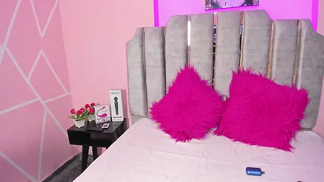 Snapshot of paris_noa chatting on September 30, 7:30 pm paris noa online show from September 30, 7:30 pm