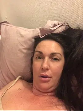 BELLAMORGANE1 online show from May 4, 7:17 pm