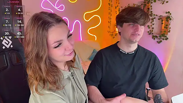 RobertAndLinela online show from October 22, 1:38 pm