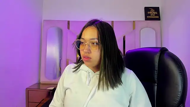 IsabellRodriguez18 online show from April 10, 3:45 am