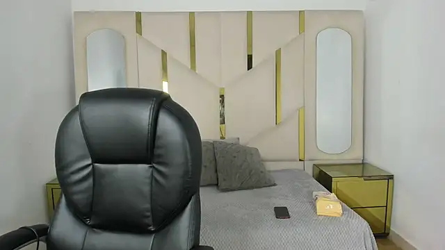 IsabellRodriguez18 online show from October 28, 4:40 am