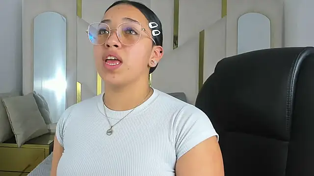 IsabellRodriguez18 online show from November 28, 8:50 am