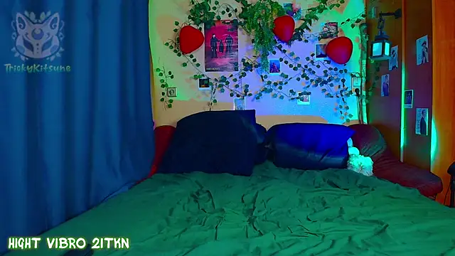 TrickyKitsune online show from April 18, 4:20 pm