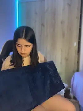 pretty angela1 online show from April 16, 4:13 am