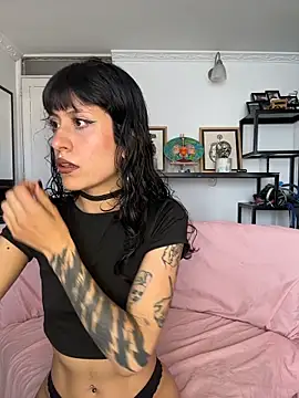 indira k online show from November 8, 3:17 pm