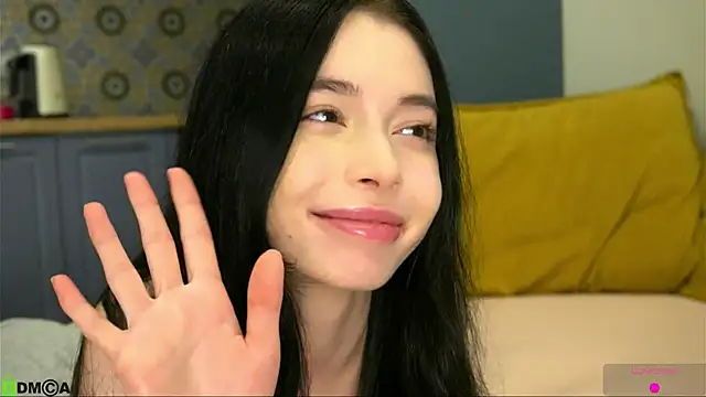 LittleOriana online show from June 2, 6:14 am