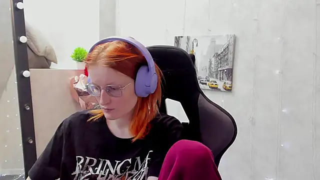 ElizabethHarpper online show from March 3, 5:30 pm