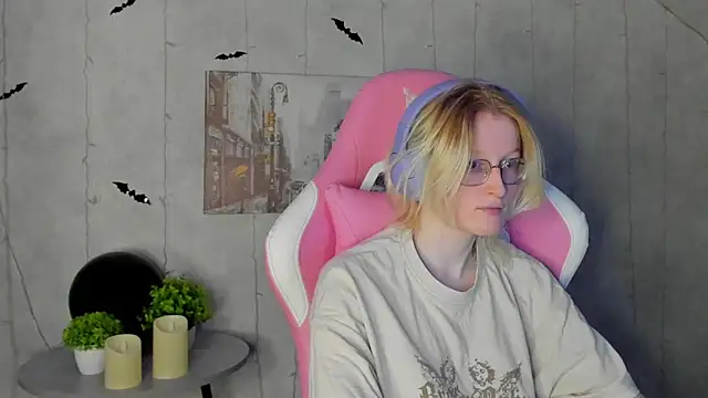 ElizabethHarpper online show from November 5, 1:33 am