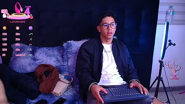 RyanPricee online show from December 16, 1:22 am