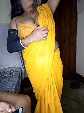 Hot muskaan online show from March 13, 6:20 pm