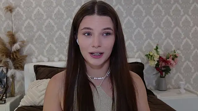 Nellie Medina online show from September 13, 7:00 pm