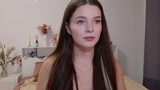 Nellie Medina online show from September 29, 8:03 pm