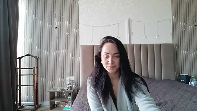 Monica Weiss online show from April 17, 12:40 pm