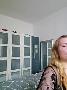 Snapshot of SexyJoanne chatting on October 23, 2:34 pm SexyJoanne online show from October 23, 2:34 pm
